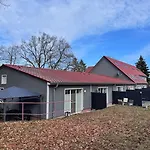 Gemuetliche Mit 2 Schlafzimmern Am Prosnitzer Wald Διαμέρισμα *