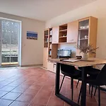 Gemuetliche Mit 2 Schlafzimmern Am Prosnitzer Wald Διαμέρισμα