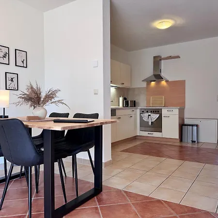 Apartment Gemütliche Mit 2 Schlafzimmern Am Prosnitzer Wald